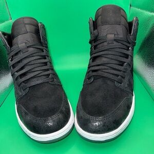 Jordan Black High-Top Sneakers Classic Basketball Style